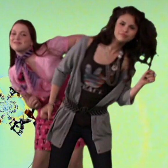 American Flag Peace Sign Lace Trim Tank ASO Alex Russo - Picture 6 of 6